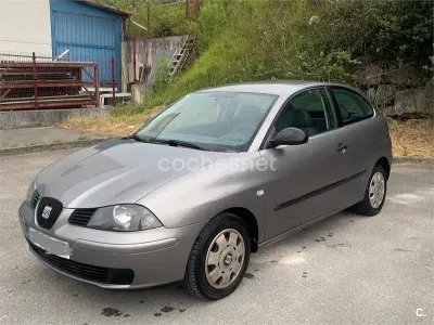 Usado Seat Ibiza Stella 68 CV (50 kW) 2003 Gris / plata Utilitario