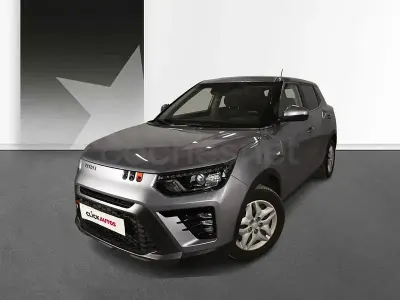 Usado KGM Tivoli 135 CV (99 kW) 2024 Gris / plata SUV
