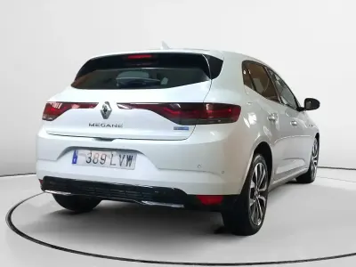 Usado Renault Mégane IV Zen 160 HP (117 kW) 2022 Branco