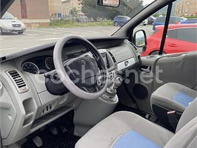 Usado Renault Trafic 77 CV (56 kW) 1999 Negro Monovolumen