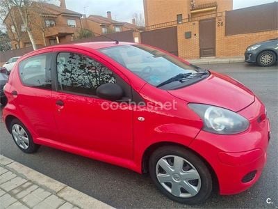 Rojo Usado 2010 Toyota Aygo Live Utilitario | 5200 € (Precio justo)