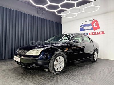 Negro Usado 2002 Ford Mondeo Trend Berlina | 3980 € (Un poco caro)