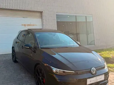 Usado VW Golf VIII GTI Clubsport 300 CV (220 kW) 2025 Negro Berlina