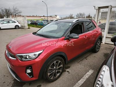 Usado Kia Stonic 120 CV (88 kW) 2018 Rojo SUV
