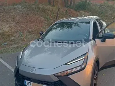 Usado Toyota C-HR Advance 140 CV (102 kW) 2024 Gris / plata SUV