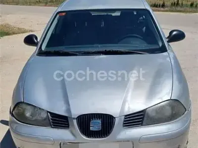 Usado Seat Ibiza Fresh 64 CV (47 kW) 2003 Gris / plata Utilitario
