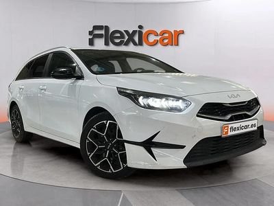 Usado Kia Ceed Style 101 CV (74 kW) 2025 Blanco Utilitario