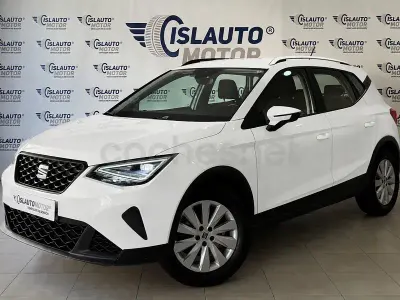 Usado Seat Arona Style 110 CV (80 kW) 2023 Blanco SUV