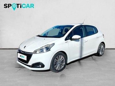 Blanco Usado 2019 Peugeot 208 Signature Sky Utilitario | 7995 € (Precio justo)