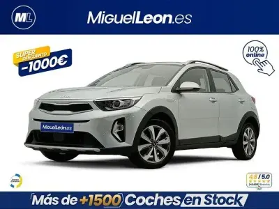 Usado Kia Stonic Active 100 CV (73 kW) 2025 Gris / plata SUV