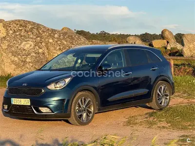 Käytetty Kia Niro 141 HP (103 kW) 2016 Sininen Katumaasturi