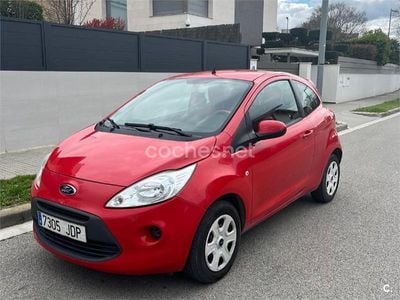 Usado Ford Ka Trend 69 CV (50 kW) 2015 Rojo Berlina