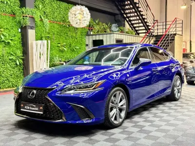 Usado Lexus ES300 Sport Line 218 CV (160 kW) 2019 Azul Berlina