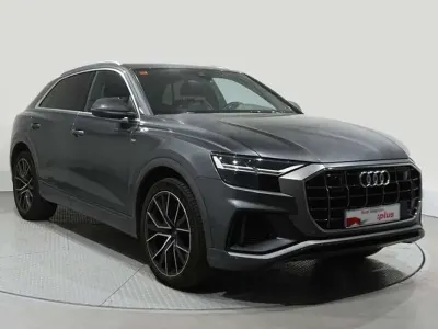 Usado Audi Q8 Ambiente 286 CV (210 kW) 2018 Gris SUV