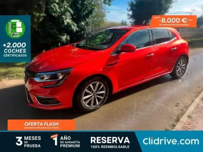Usado Renault Mégane Life 101 CV (74 kW) 2017 Rojo Utilitario