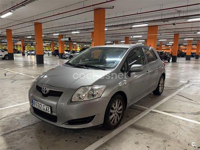 Gris / plata Usado 2008 Toyota Auris Berlina | 4490 € (Buen precio)