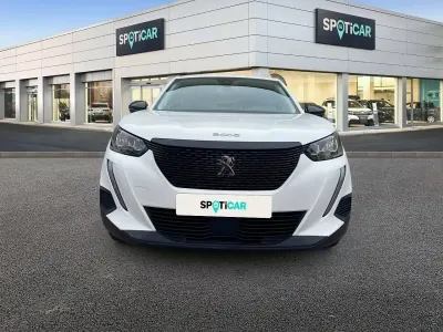 Usado Peugeot 2008 Active 100 CV (73 kW) 2022 Blanco SUV