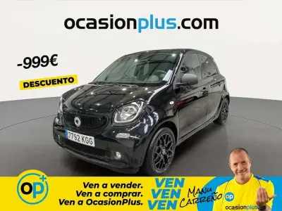 Usado Smart ForFour Passion 90 CV (66 kW) 2017 Negro Utilitario