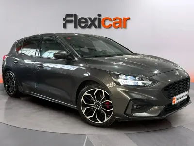 Używany Ford Focus ST-Line 184 KM (135 kW) 2018 Szary Sedan/Limuzyna