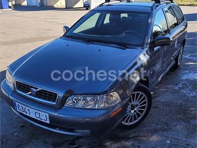 Gris / plata Usado 2003 Volvo V40 Familiar | 2500 €