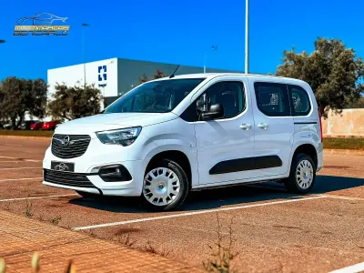 Usado Opel Combo Life Business Edition 100 CV (73 kW) 2023 Blanco
