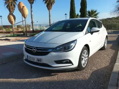 Usado Opel Astra Dynamic 110 CV (80 kW) 2016 Utilitario