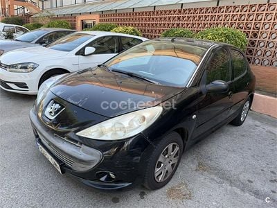 Usado Peugeot 206+ 60 CV (44 kW) 2010 Negro Utilitario