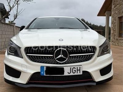 Usado Mercedes CLA200 Shooting Brake AMG line 136 CV (100 kW) 2015 Blanco Familiar