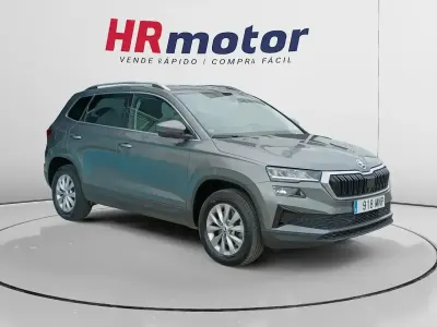 Usado Skoda Karoq Selection 115 CV (84 kW) 2024 Gris SUV
