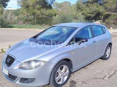 Usado Seat Leon Reference 105 CV (77 kW) 2007 Gris / plata Utilitario