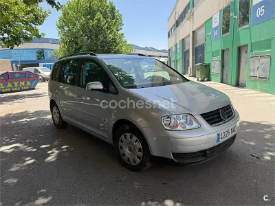 Usado VW Touran Edition 105 CV (77 kW) 2006 Gris / plata Monovolumen