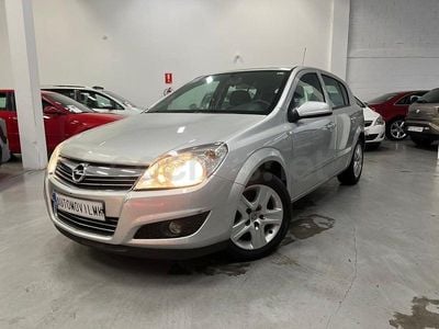 Usado Opel Astra Sport 115 CV (84 kW) 2009 Gris / plata Berlina