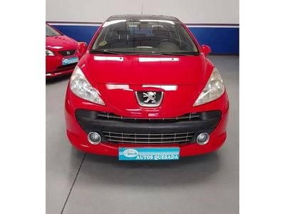 Begagnad Peugeot 207 90 HK (66 kW) 2007 Röd Halvkombi