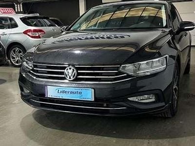 Usado VW Passat Executive 120 CV (88 kW) 2020 Gris Berlina