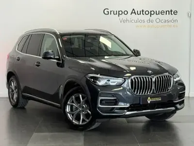 Begagnad BMW X5 Comfort Edition 231 HK (169 kW) 2021 Grå SUV