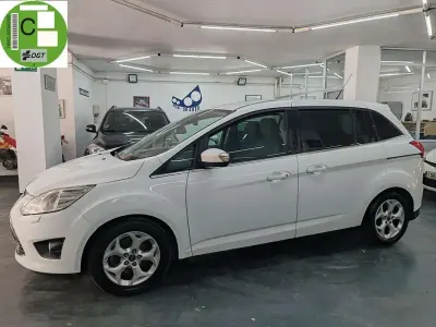 Usado Ford Grand C-Max Trend 116 CV (85 kW) 2012 Blanco Monovolumen