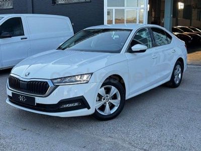 Usado Skoda Octavia Ambition 150 CV (110 kW) 2021 Blanco Berlina