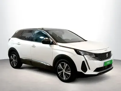 Usado Peugeot 3008 Allure 131 CV (96 kW) 2022 Gris SUV