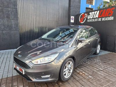 Gris / plata Usado 2017 Ford Focus Titanium Berlina | 8990 € (Precio justo)