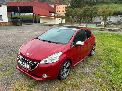 Usado Peugeot 208 GTi 200 CV (147 kW) 2013 Rojo Utilitario