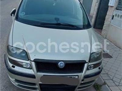 Beige Usado 2006 Fiat Ulysse Emotion Monovolumen | 4200 €