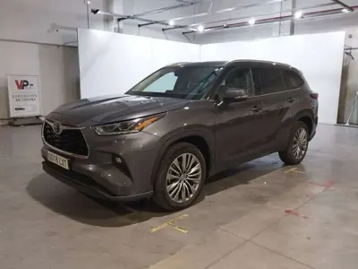 Usado Toyota Highlander Advance 246 CV (180 kW) 2022 Gris SUV