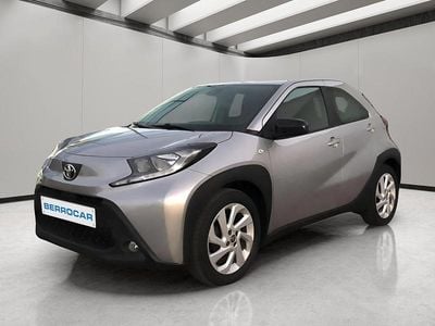 Usado Toyota Aygo X Play 72 CV (52 kW) 2022 Gris SUV