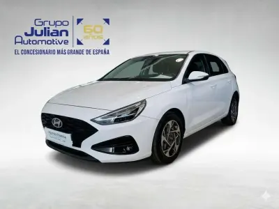 Usado Hyundai i30 101 CV (74 kW) 2024 Blanco Utilitario