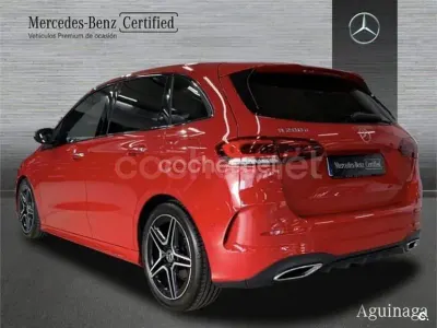 Usado Mercedes B200 136 CV (100 kW) 2019 Rojo Utilitario