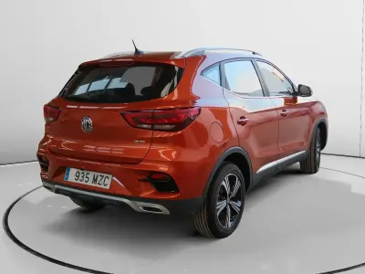Begagnad MG ZS Comfort 106 HK (77 kW) 2025 Orange SUV
