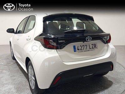 Usado Toyota Yaris Hybrid Business Edition 116 CV (85 kW) 2022 Blanco Berlina
