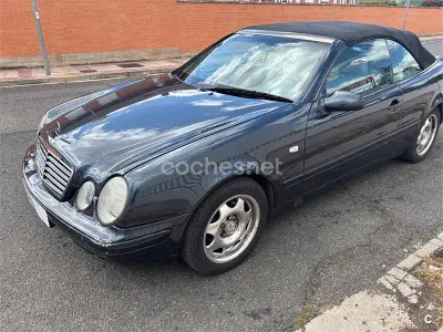 Usado Mercedes CLK200 Elegance 136 CV (100 kW) 1999 Negro Descapotable