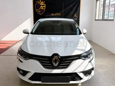 Usado Renault Mégane IV Bose Edition 130 CV (95 kW) 2016 Blanco Berlina