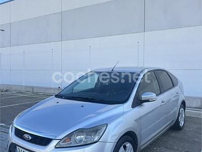 Gris / plata Usado 2008 Ford Focus Titanium Berlina | 1150 € (Precio justo)
